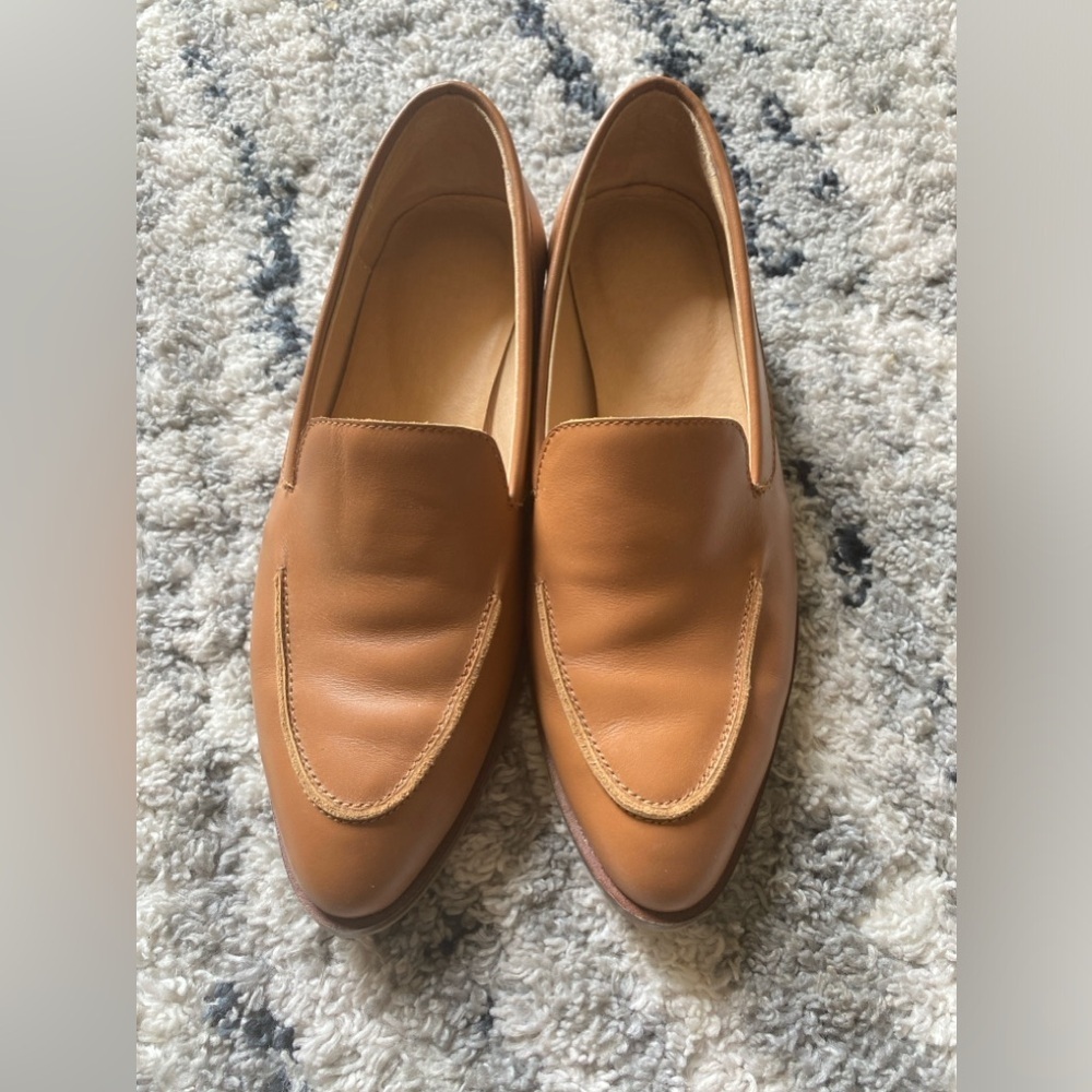 Womens Vero Curio Modern Loafers Slip-ons Color Tan Light Brown Caramel size 7.5